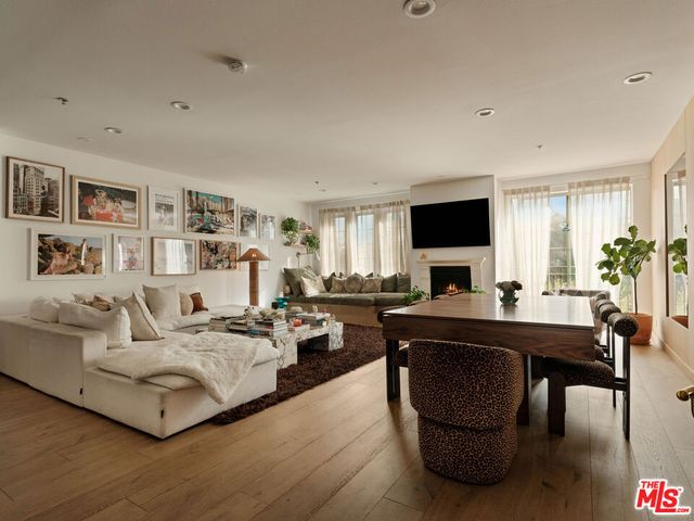 10648 Woodbridge Street 306, Toluca Lake, CA 91602