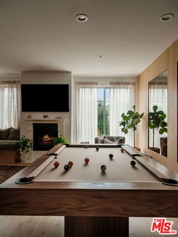 10648 Woodbridge Street 306, Toluca Lake, CA 91602