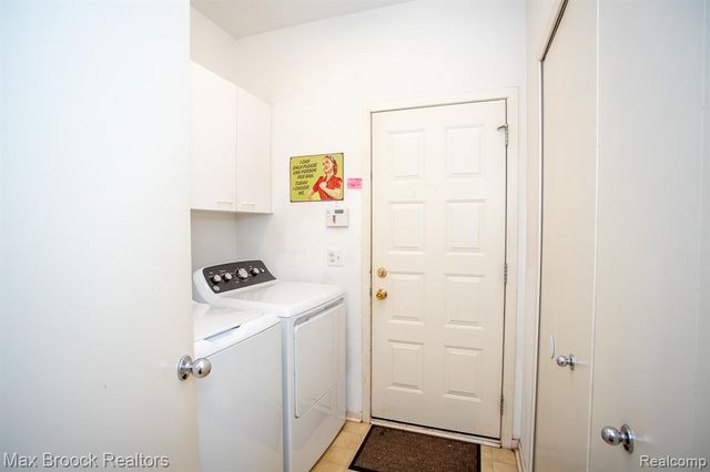 4741 Woodbine Circle, West Bloomfield, MI 48323