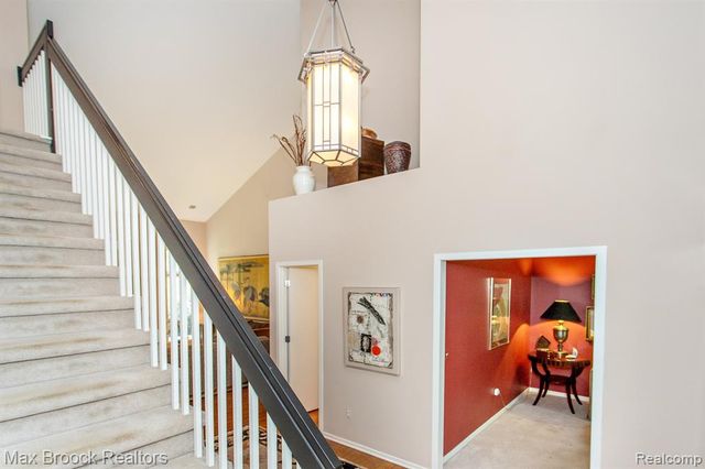 4741 Woodbine Circle, West Bloomfield, MI 48323