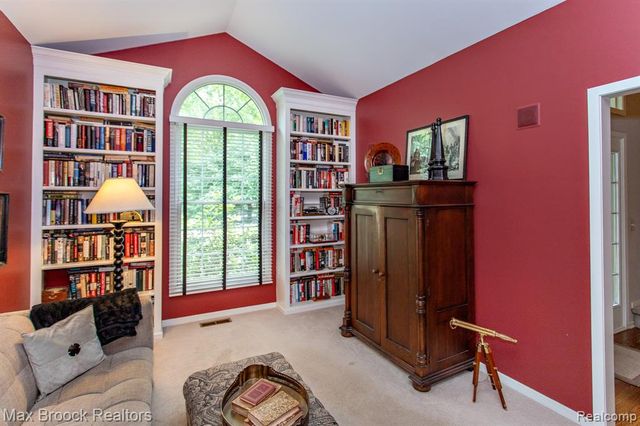 4741 Woodbine Circle, West Bloomfield, MI 48323