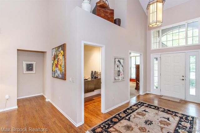 4741 Woodbine Circle, West Bloomfield, MI 48323