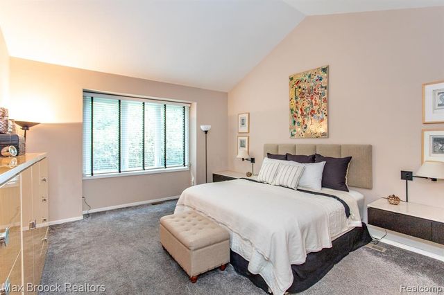 4741 Woodbine Circle, West Bloomfield, MI 48323