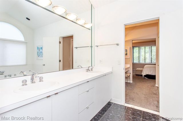 4741 Woodbine Circle, West Bloomfield, MI 48323