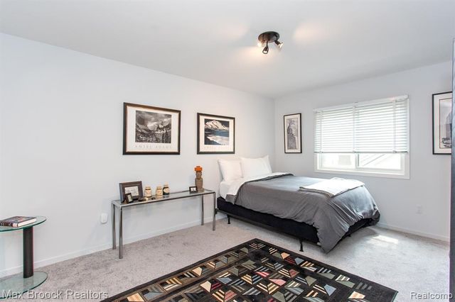 4741 Woodbine Circle, West Bloomfield, MI 48323