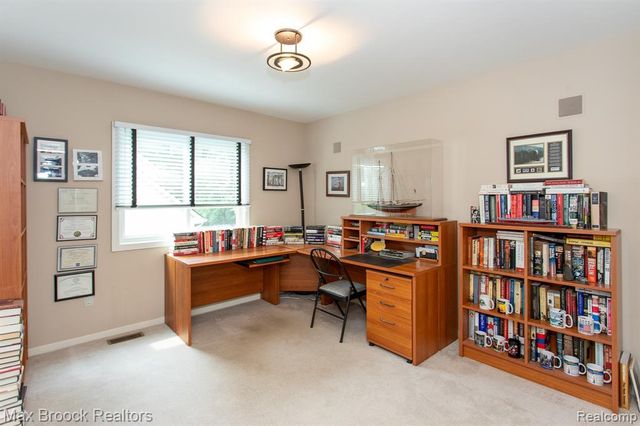 4741 Woodbine Circle, West Bloomfield, MI 48323