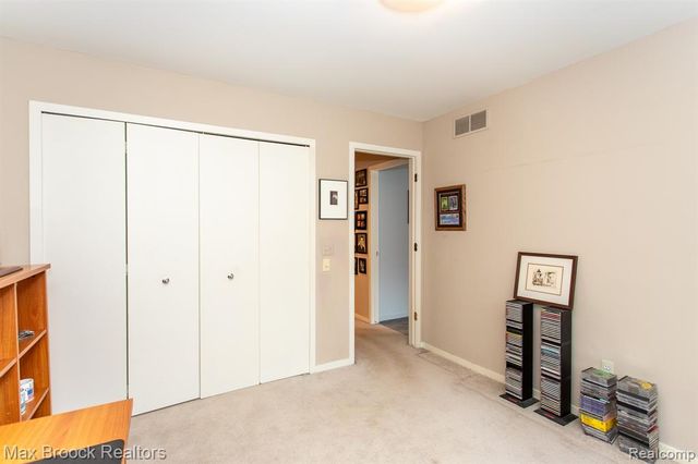 4741 Woodbine Circle, West Bloomfield, MI 48323