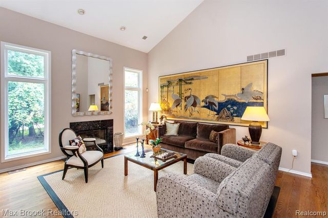 4741 Woodbine Circle, West Bloomfield, MI 48323