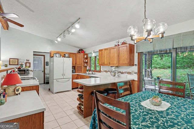 24 Taylor Valley Road, Clayton, GA 30525