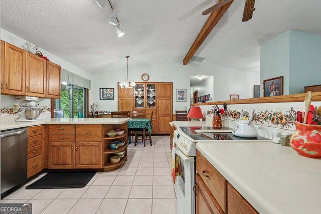 24 Taylor Valley Road, Clayton, GA 30525