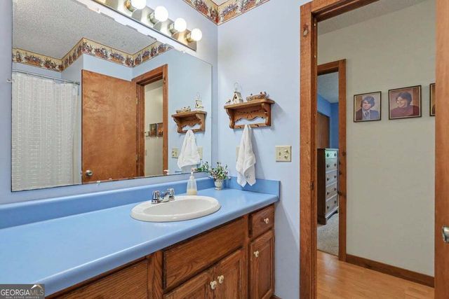 24 Taylor Valley Road, Clayton, GA 30525