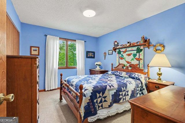 24 Taylor Valley Road, Clayton, GA 30525