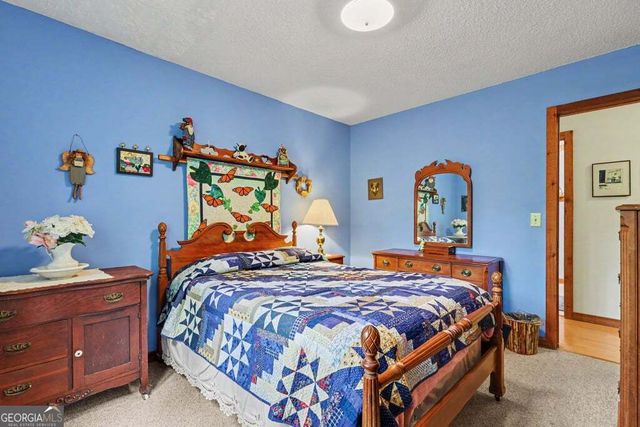 24 Taylor Valley Road, Clayton, GA 30525