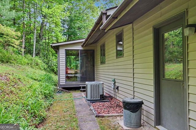 24 Taylor Valley Road, Clayton, GA 30525