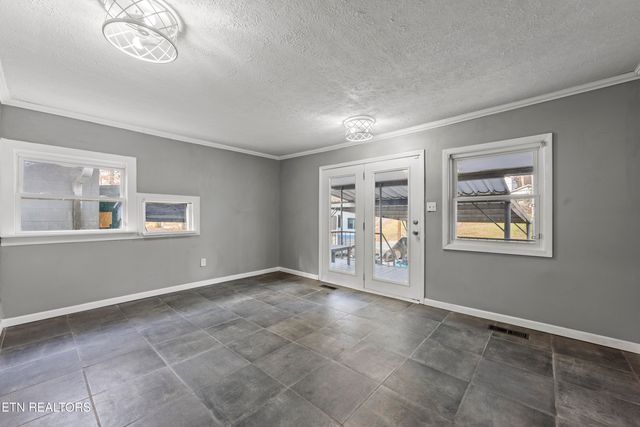 1037 Foust Carney Rd, Powell, TN 37849