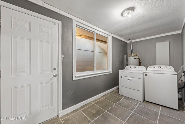 1037 Foust Carney Rd, Powell, TN 37849