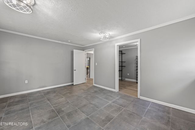 1037 Foust Carney Rd, Powell, TN 37849