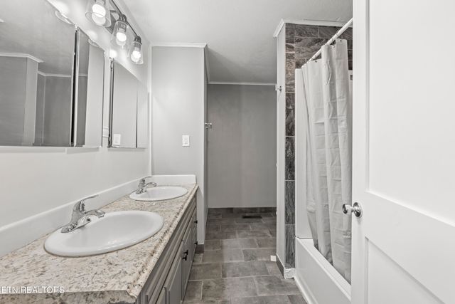 1037 Foust Carney Rd, Powell, TN 37849