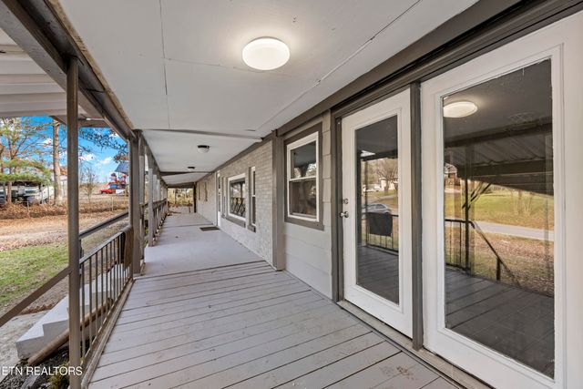 1037 Foust Carney Rd, Powell, TN 37849