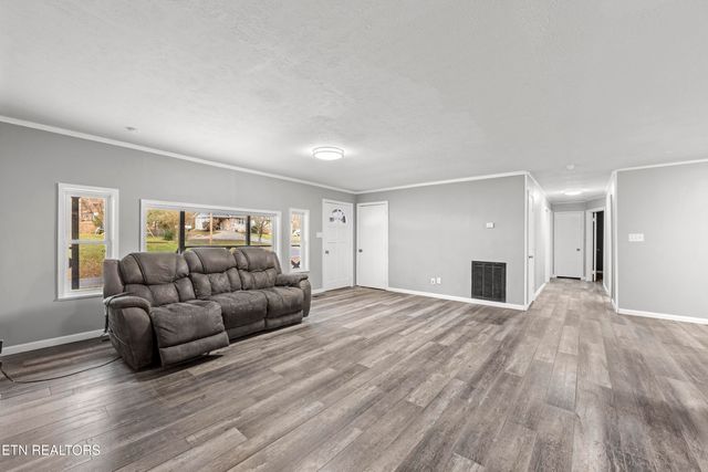 1037 Foust Carney Rd, Powell, TN 37849