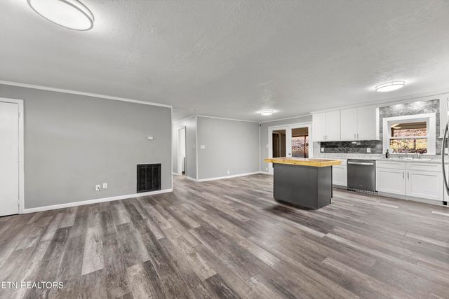 1037 Foust Carney Rd, Powell, TN 37849