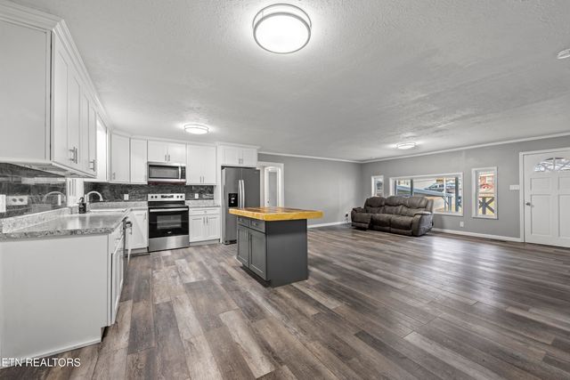 1037 Foust Carney Rd, Powell, TN 37849