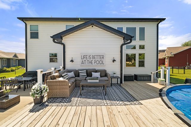 222 Park View Lane, Madrid, IA 50156