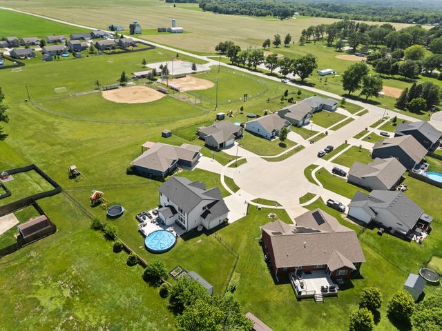 222 Park View Lane, Madrid, IA 50156