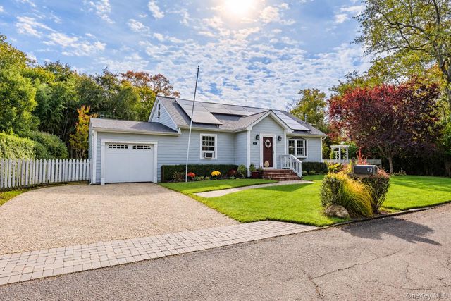 43 Astor Avenue, Brookhaven, NY 11719