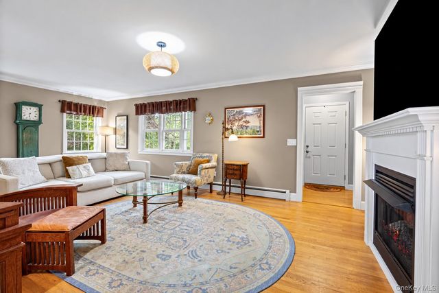 43 Astor Avenue, Brookhaven, NY 11719