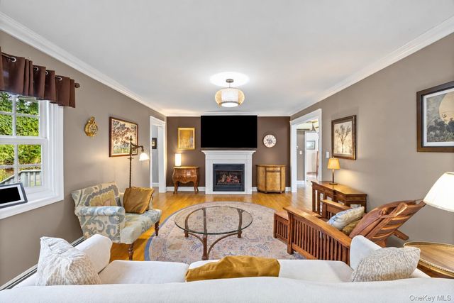 43 Astor Avenue, Brookhaven, NY 11719
