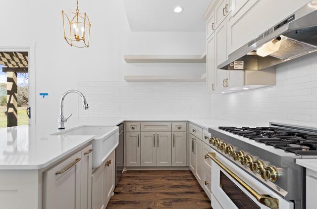 23326 COUNTY ROAD 448, Lindale, TX 75771