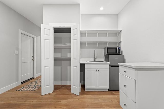 23326 COUNTY ROAD 448, Lindale, TX 75771