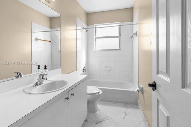 1595 NE 33rd Rd 110-3, Homestead, FL 33033