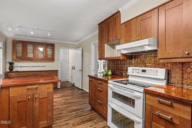 2477 Foxwood Drive, Chapel Hill, NC 27514