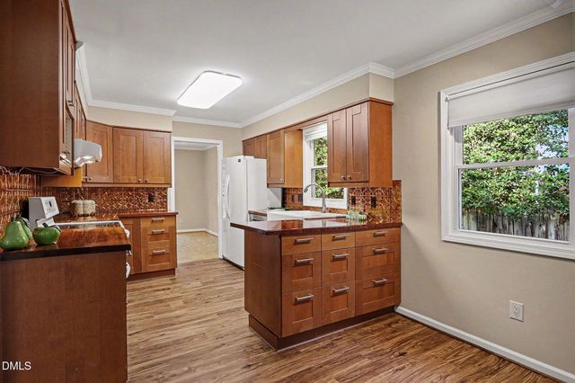 2477 Foxwood Drive, Chapel Hill, NC 27514