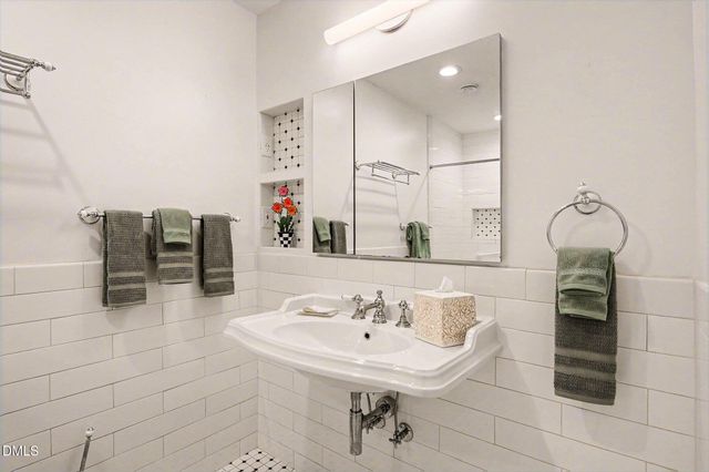 2477 Foxwood Drive, Chapel Hill, NC 27514