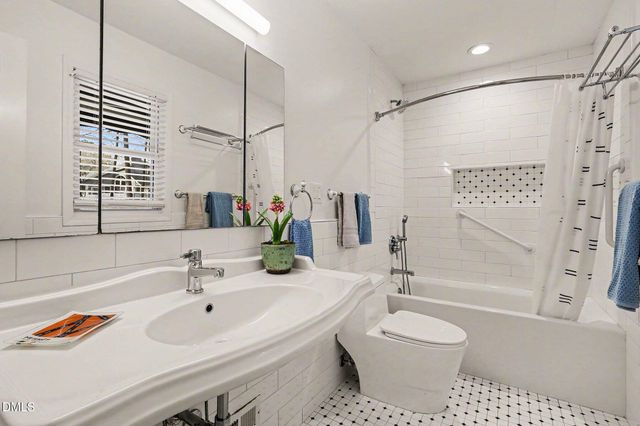 2477 Foxwood Drive, Chapel Hill, NC 27514