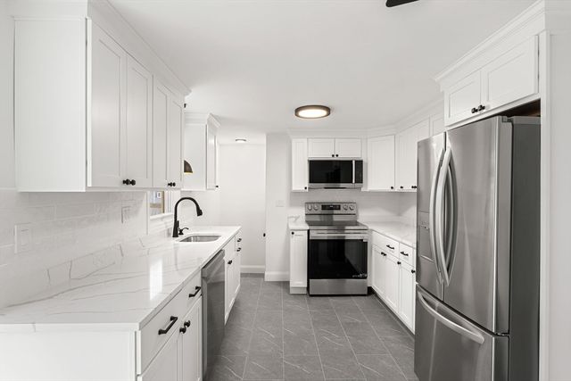 15 Phillip Rd, Billerica, MA 01821