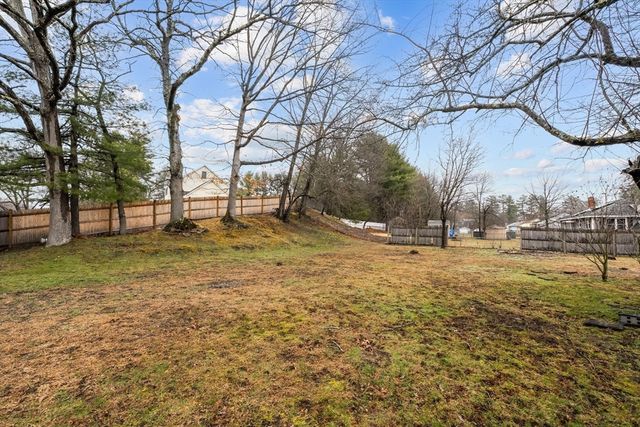 15 Phillip Rd, Billerica, MA 01821