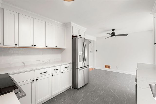 15 Phillip Rd, Billerica, MA 01821