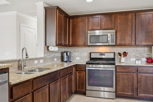 803 Hamilton LN, Georgetown, TX 78633