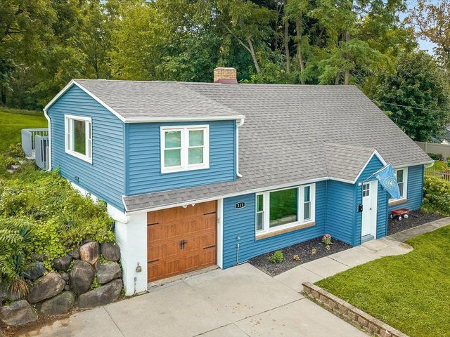 111 Lord Street, Edgerton, WI 53534