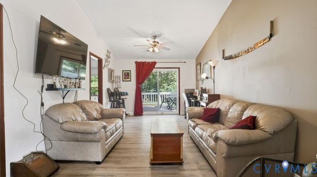 8901 Firethorne Ln, North Chesterfield, VA 23237