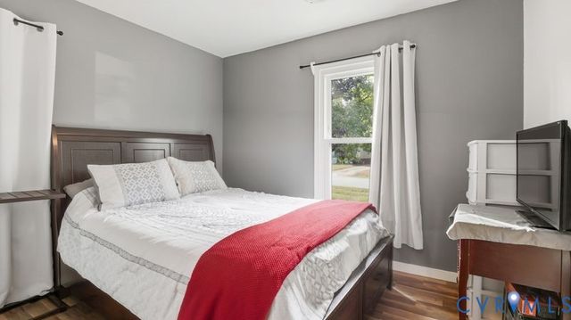 8901 Firethorne Ln, North Chesterfield, VA 23237