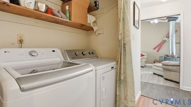 8901 Firethorne Ln, North Chesterfield, VA 23237