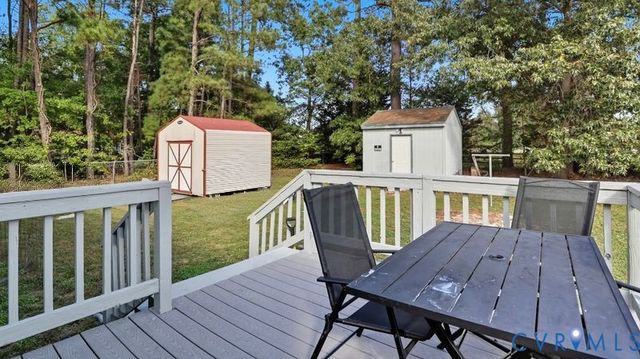 8901 Firethorne Ln, North Chesterfield, VA 23237