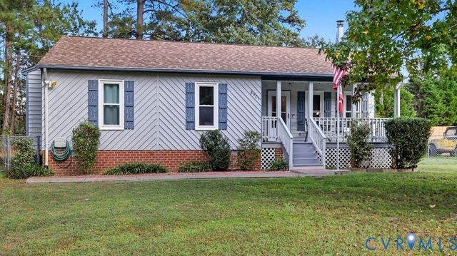 8901 Firethorne Ln, North Chesterfield, VA 23237