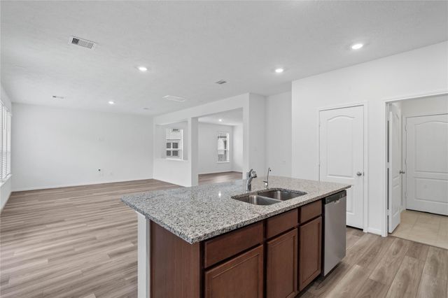 709 Appaloosa Meadow Drive, Magnolia, TX 77354