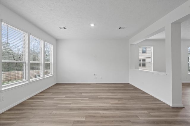 709 Appaloosa Meadow Drive, Magnolia, TX 77354